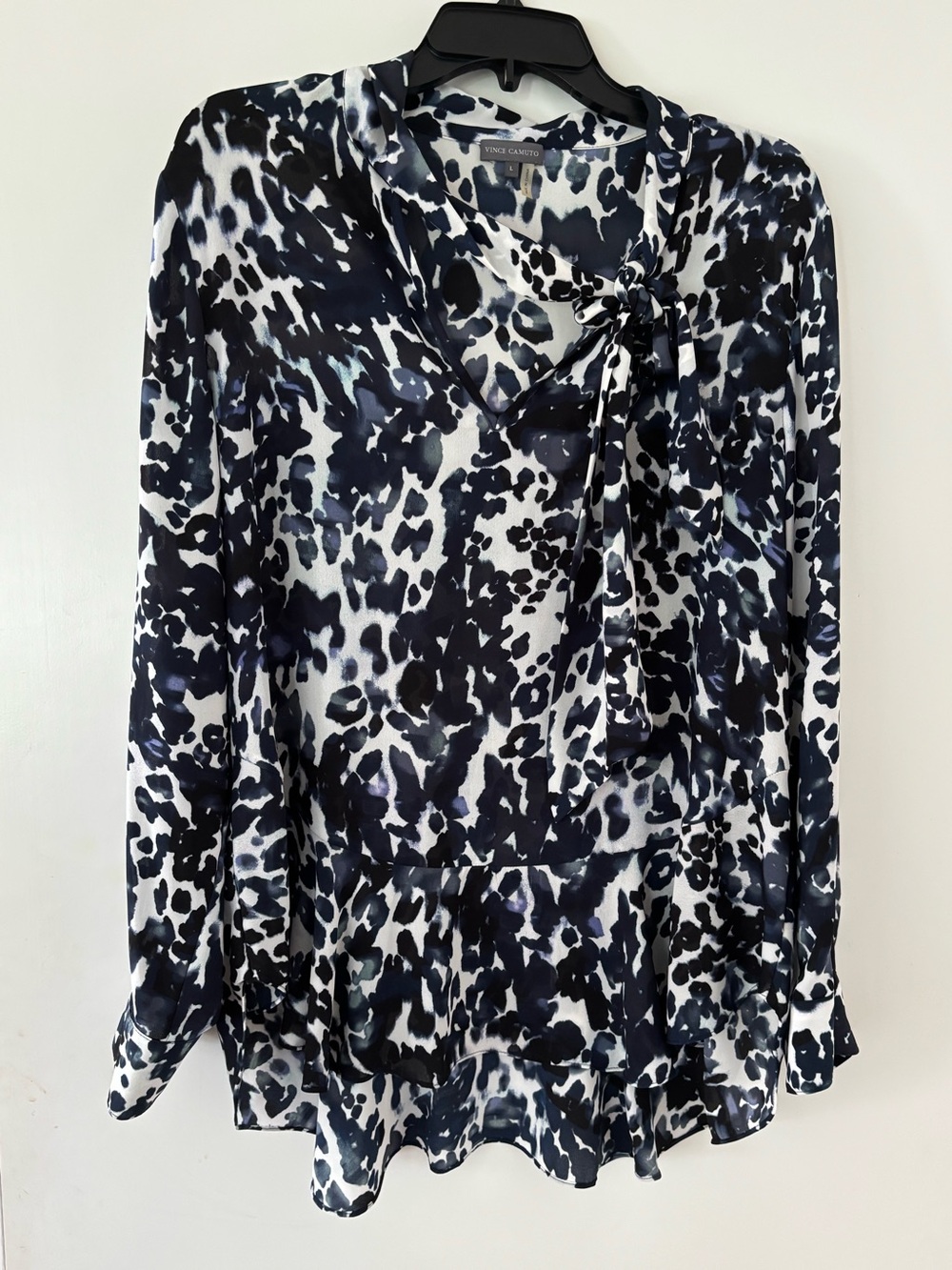 Vince Camuto Navy & White Tie-Neck Print Blouse
